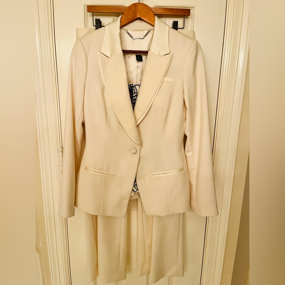 White House Black Market 3 piece white suit